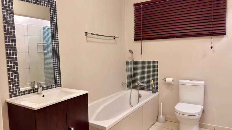 5 Bedroom Property for Sale in Kenridge Western Cape